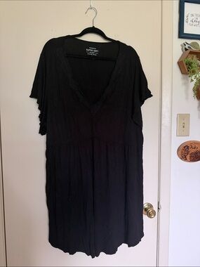 Black V-Neck Short Sleeve Dress